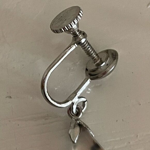 Vintage 1.5” sterling silver triangular shaped agate screw back drop earrings - Picture 6 of 9